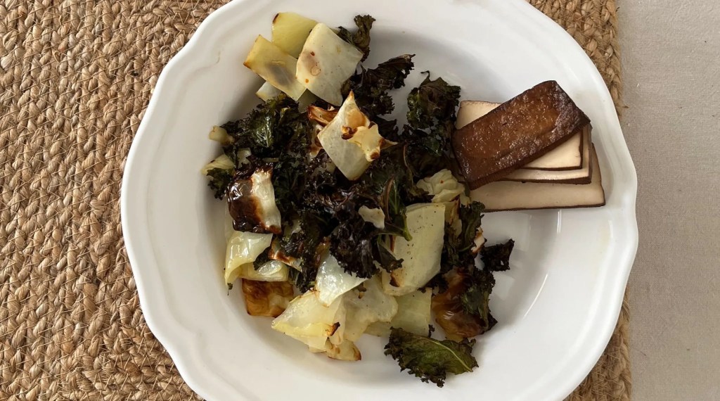 EASY BAKED CABBAGE & KALE WITH LEMON&nbsp;SAUCE